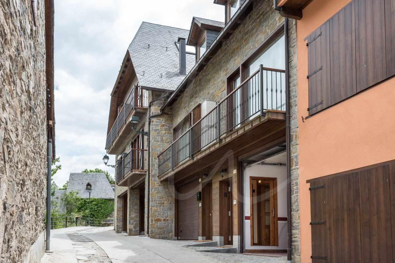 Casa Artiga De Lin By Seamount Rentals Les Bordes Eksteriør billede